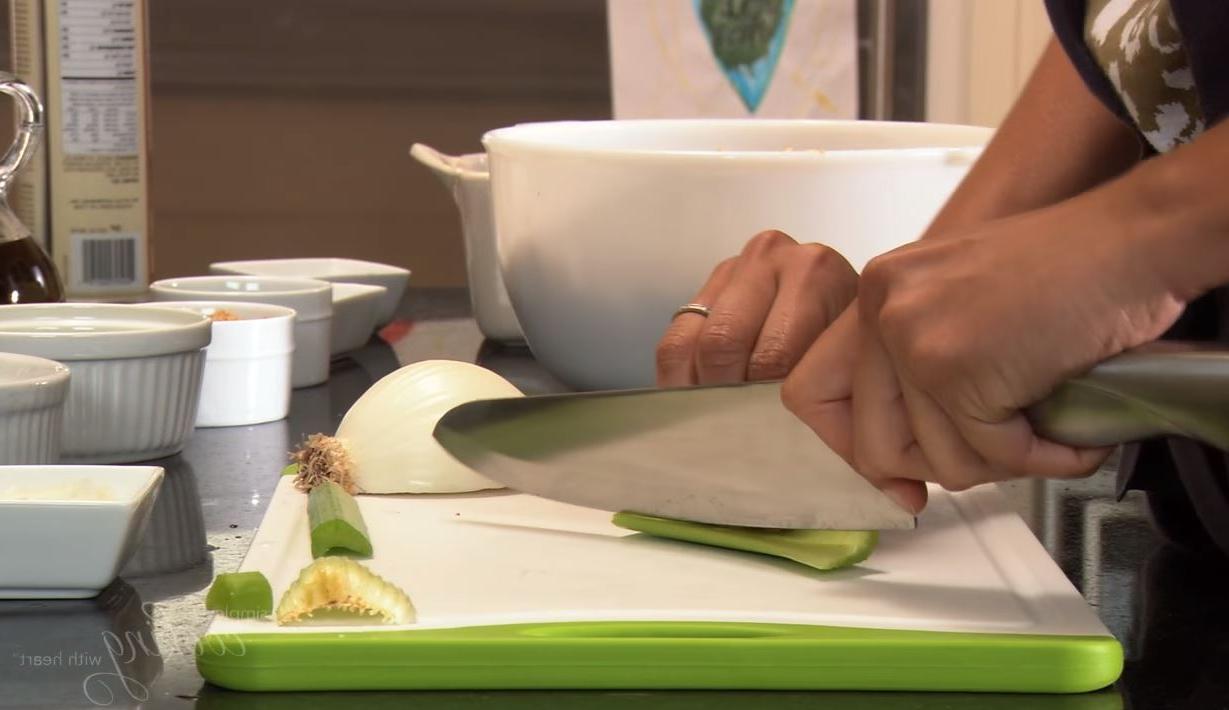 Learn how to chop celery from the American Heart Association
